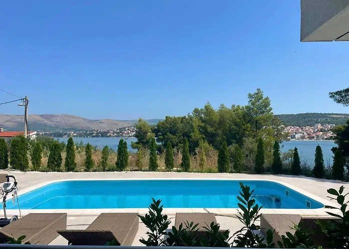 A&A Apartments By The Sea